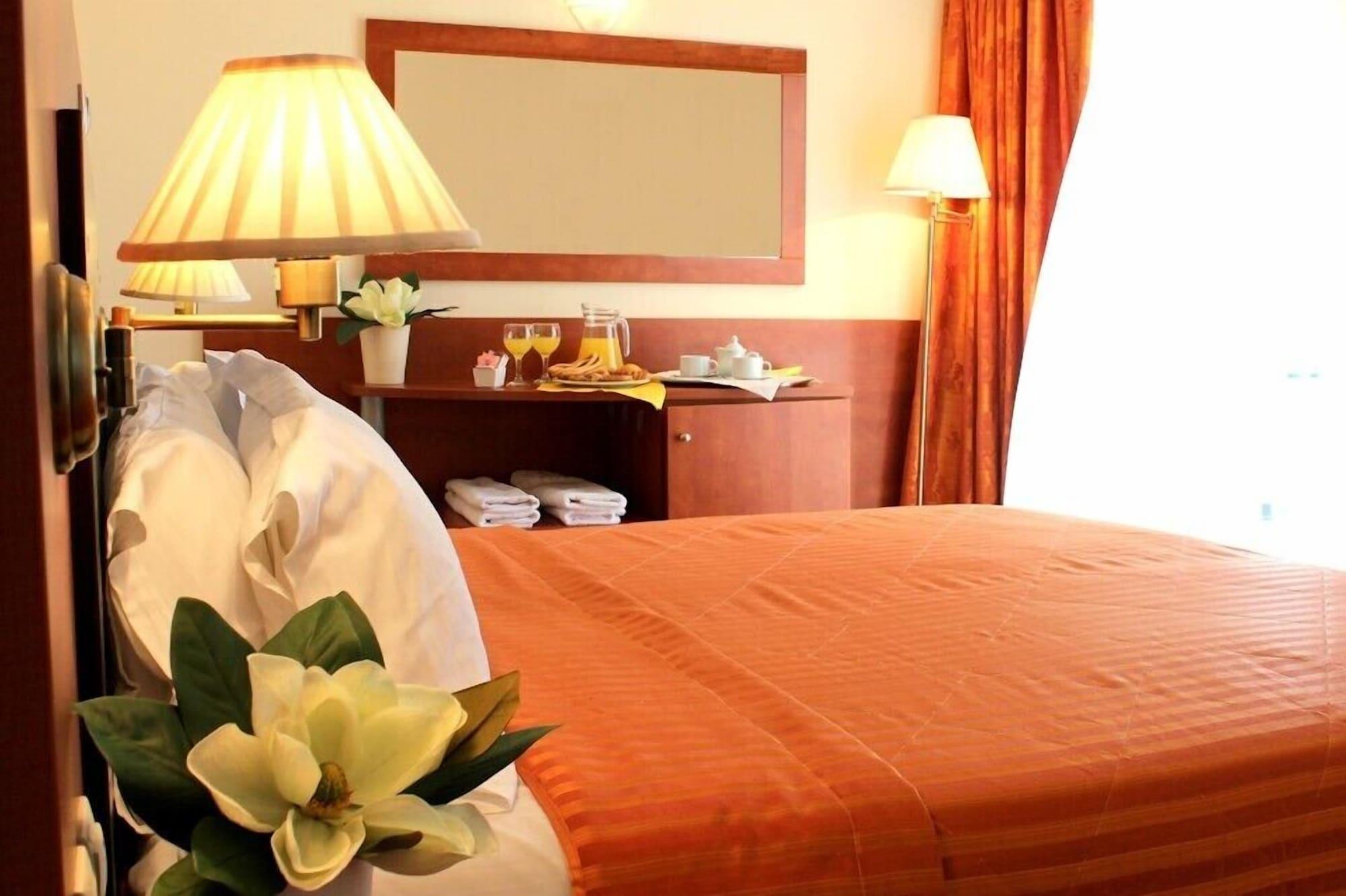 Galaxy Hotel Kalamata Luaran gambar